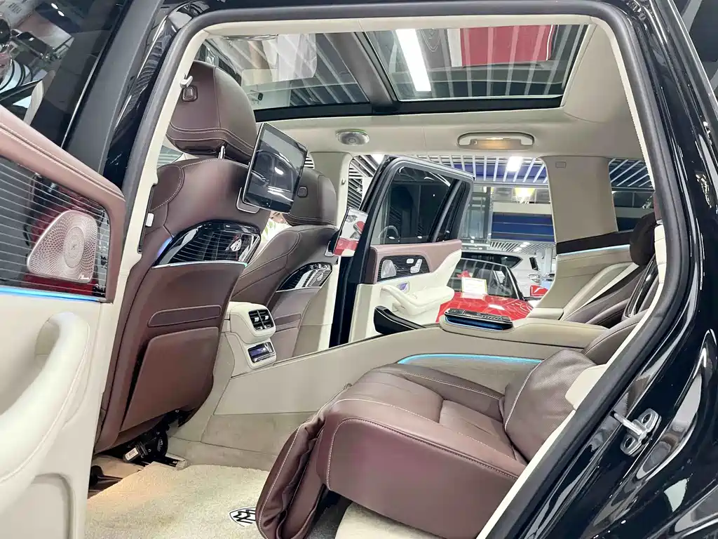 Mercedes-Benz GLS — миниатюра 8