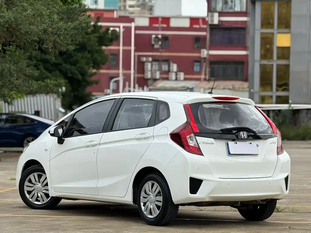 Honda Fit — миниатюра 7