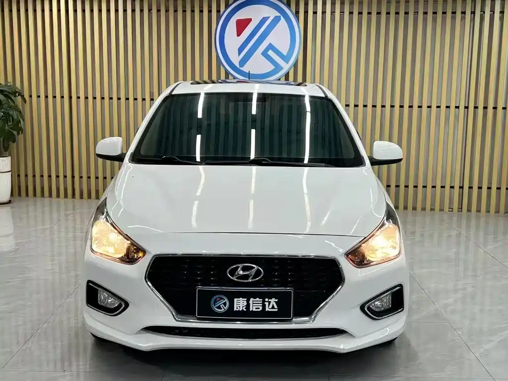 HYUNDAI RENA