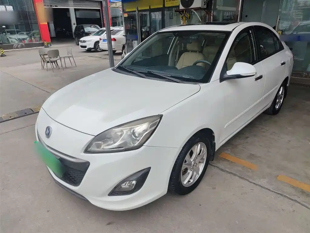 Changan V5 — миниатюра 2