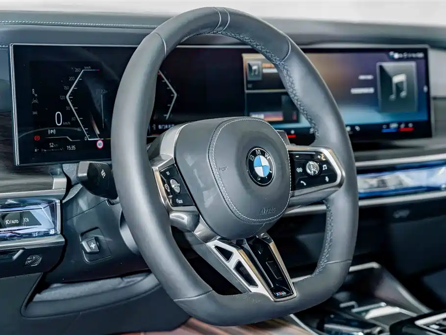 BMW 7 Series — миниатюра 9