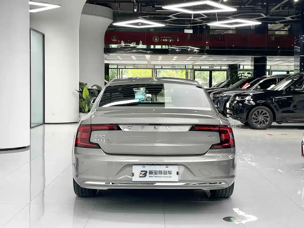 Volvo S90 — миниатюра 11