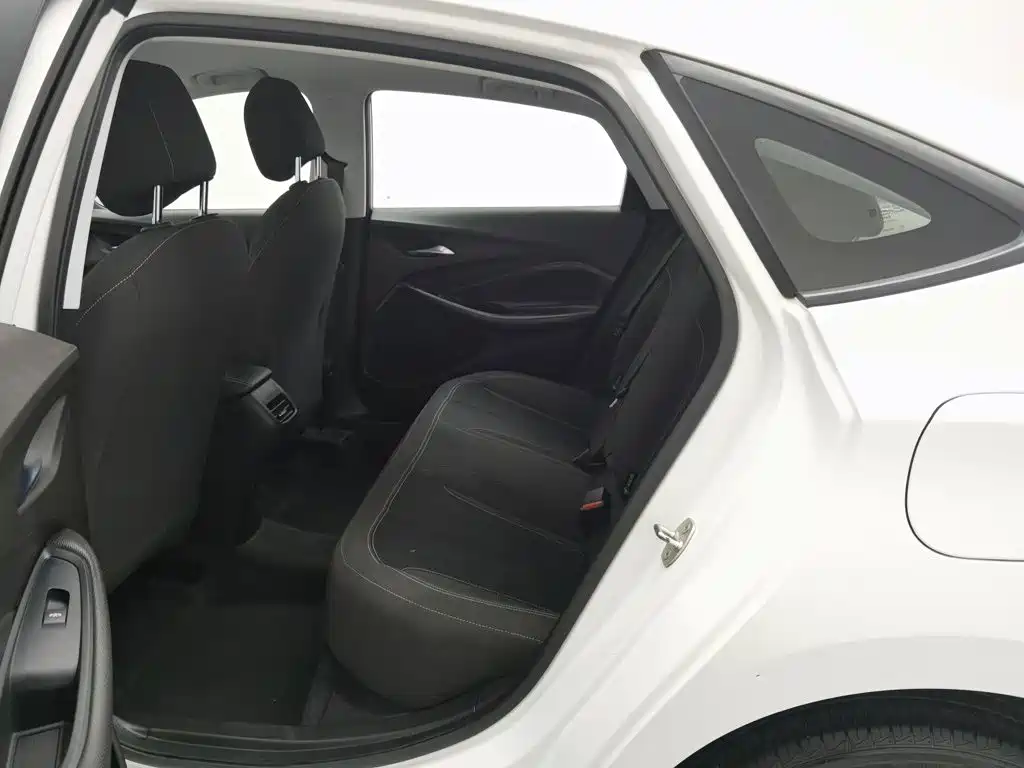 Buick Verano — миниатюра 15