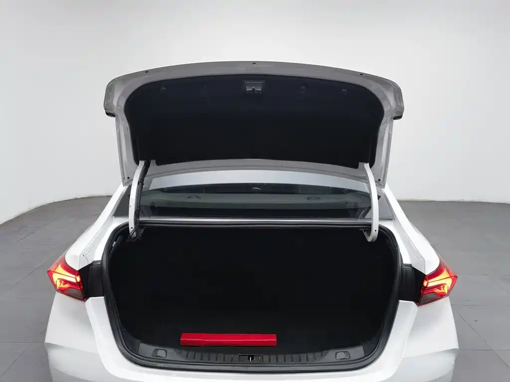 Buick Verano — миниатюра 16
