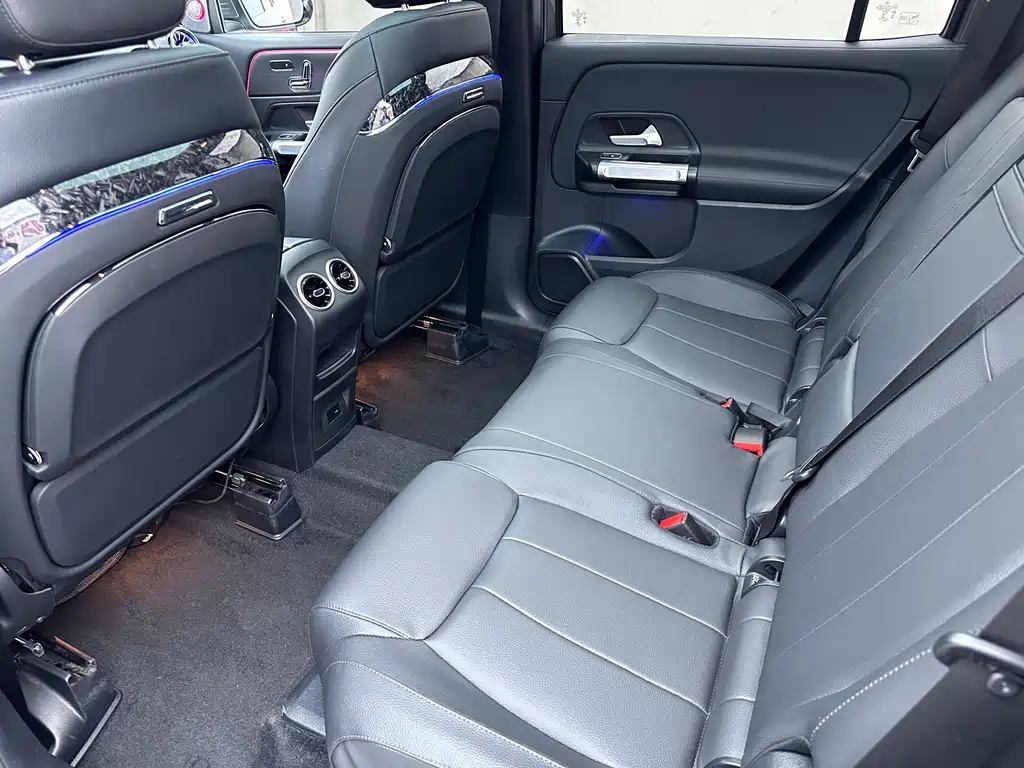 Mercedes-Benz GLB — миниатюра 13