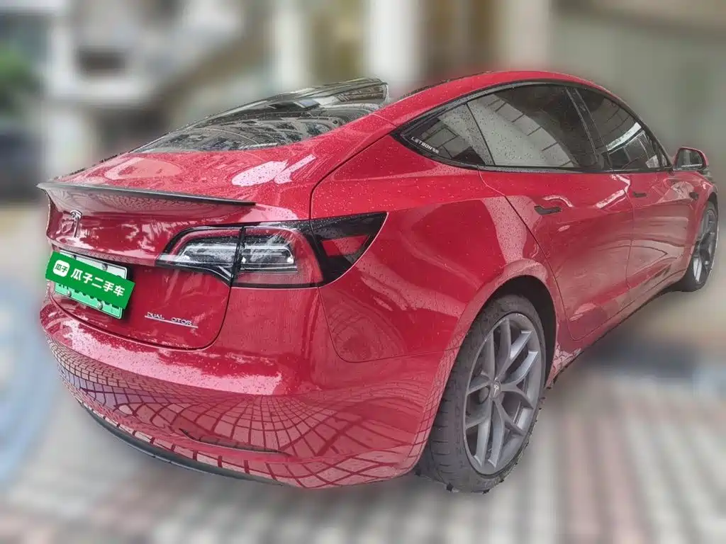 Tesla Model 3 — миниатюра 6