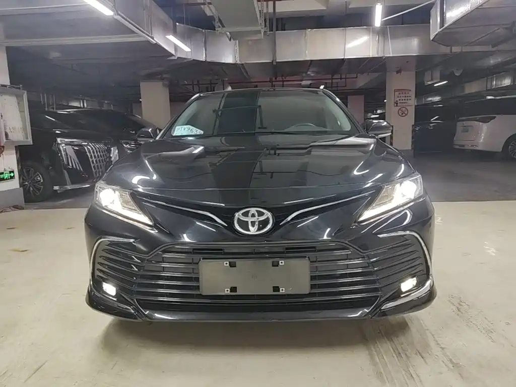 Toyota Camry — миниатюра 3