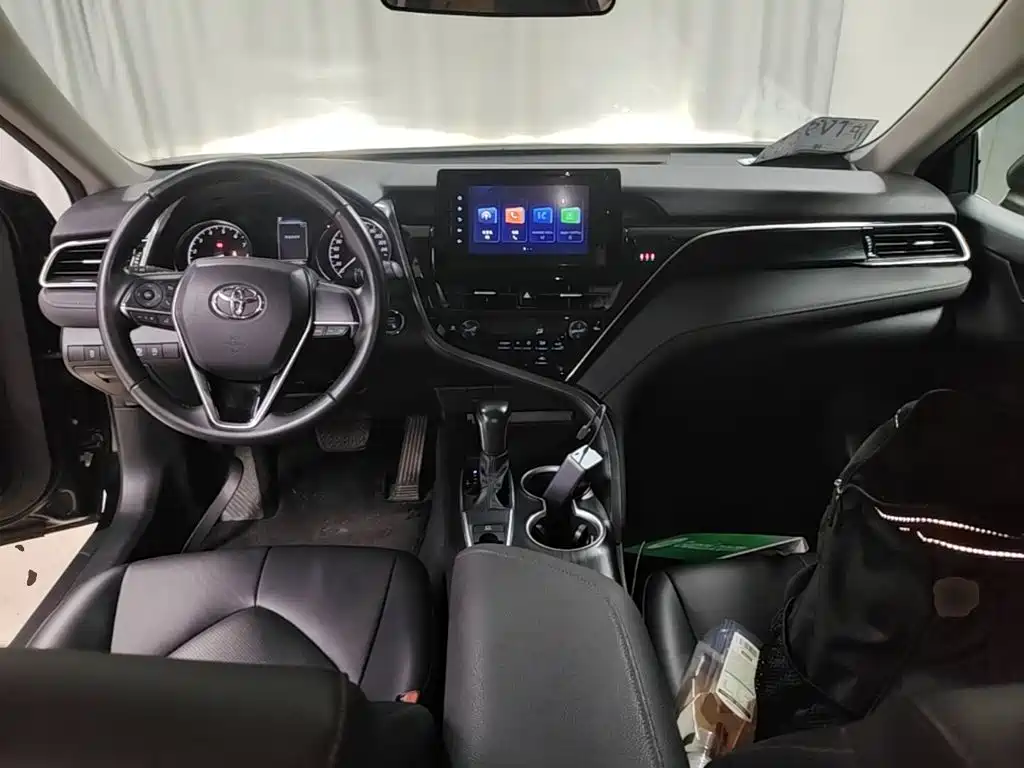 Toyota Camry — миниатюра 10