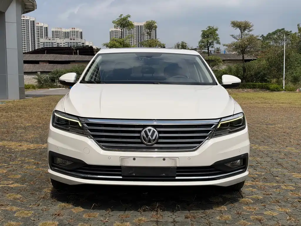 Volkswagen Lavida — миниатюра 2