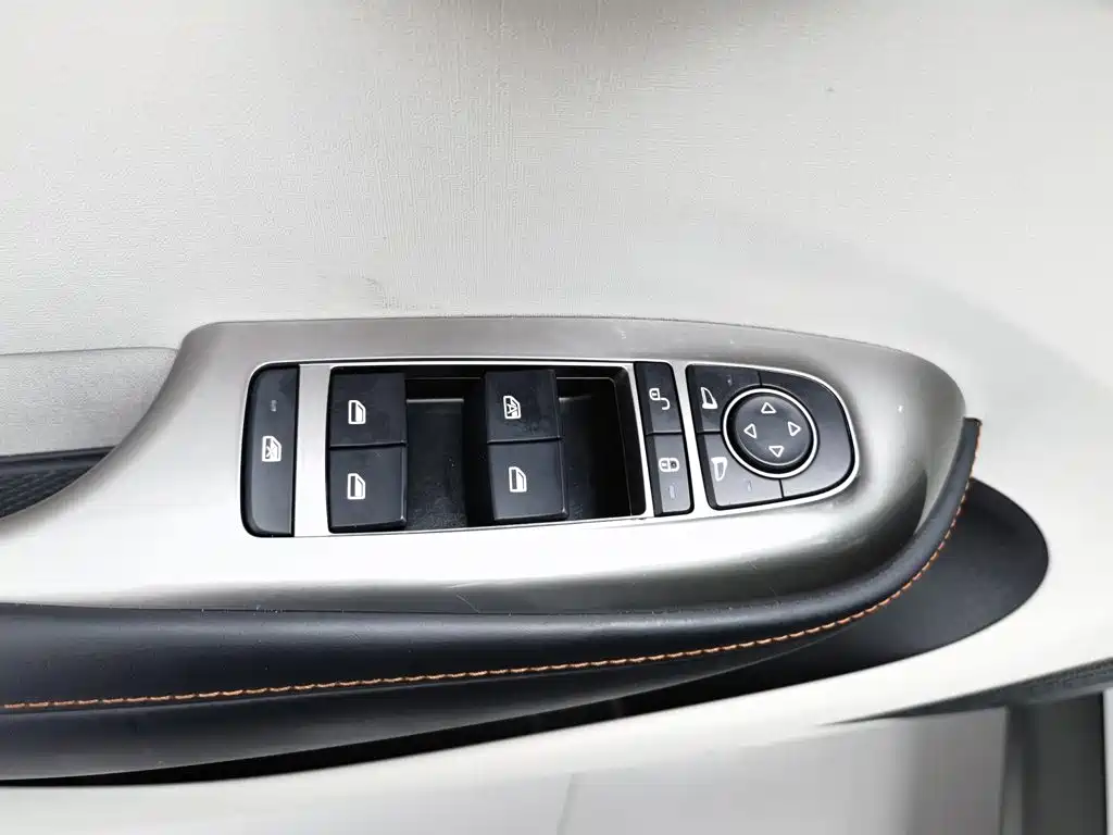 BYD Dolphin — миниатюра 9