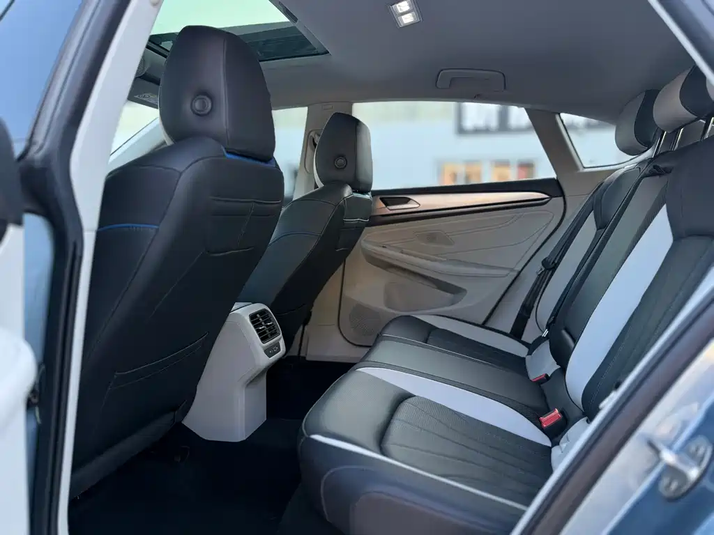 Volkswagen Lamando — миниатюра 9