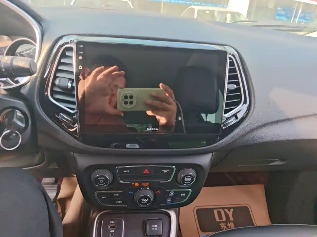 Jeep Compass — миниатюра 13