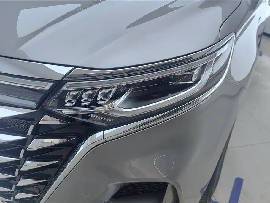 ROEWE IMAX8