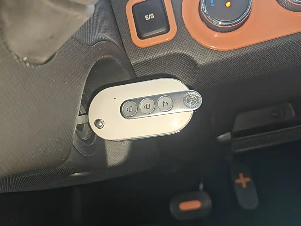 Wuling MINIEV — миниатюра 9