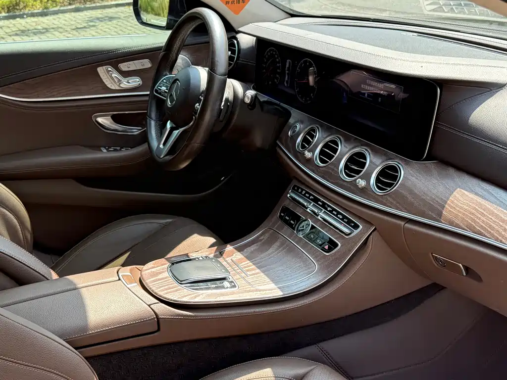Mercedes-Benz E-Class — миниатюра 20