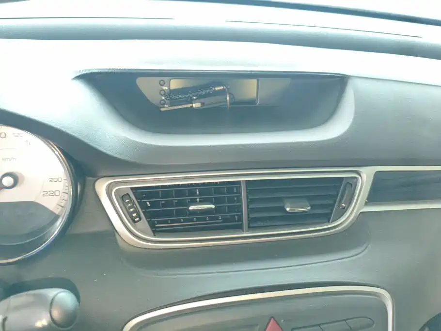 Peugeot 308 — миниатюра 13