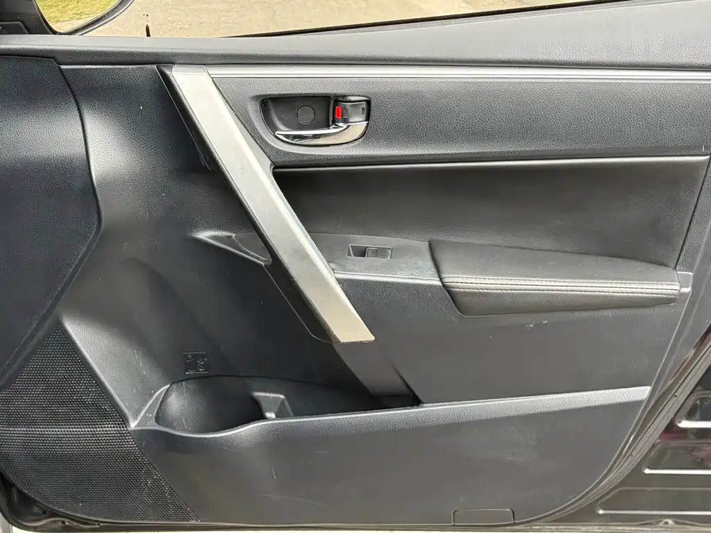 Toyota Corolla — миниатюра 10