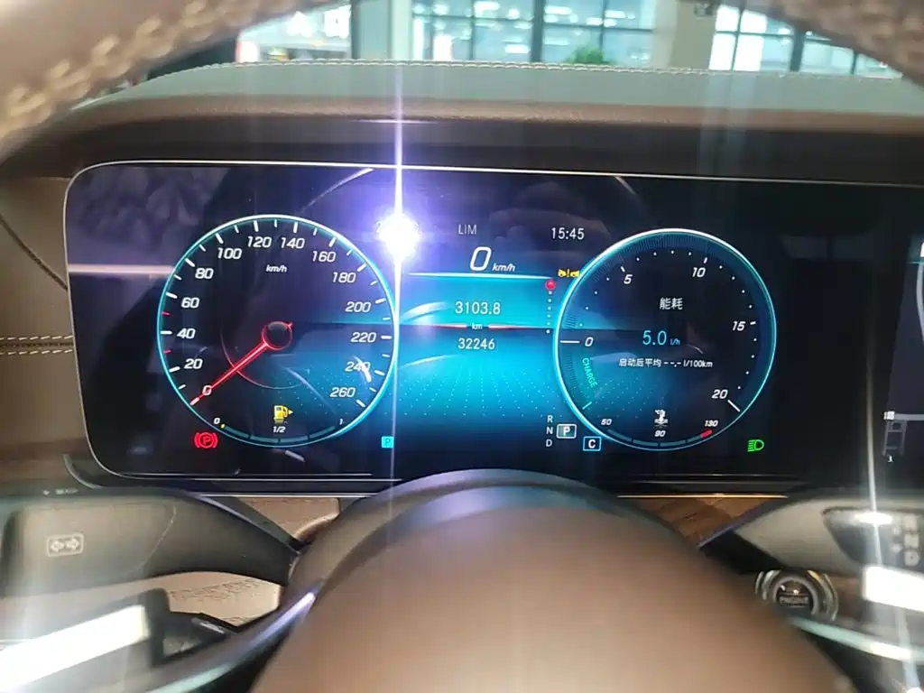 Mercedes-Benz E-Class — миниатюра 12
