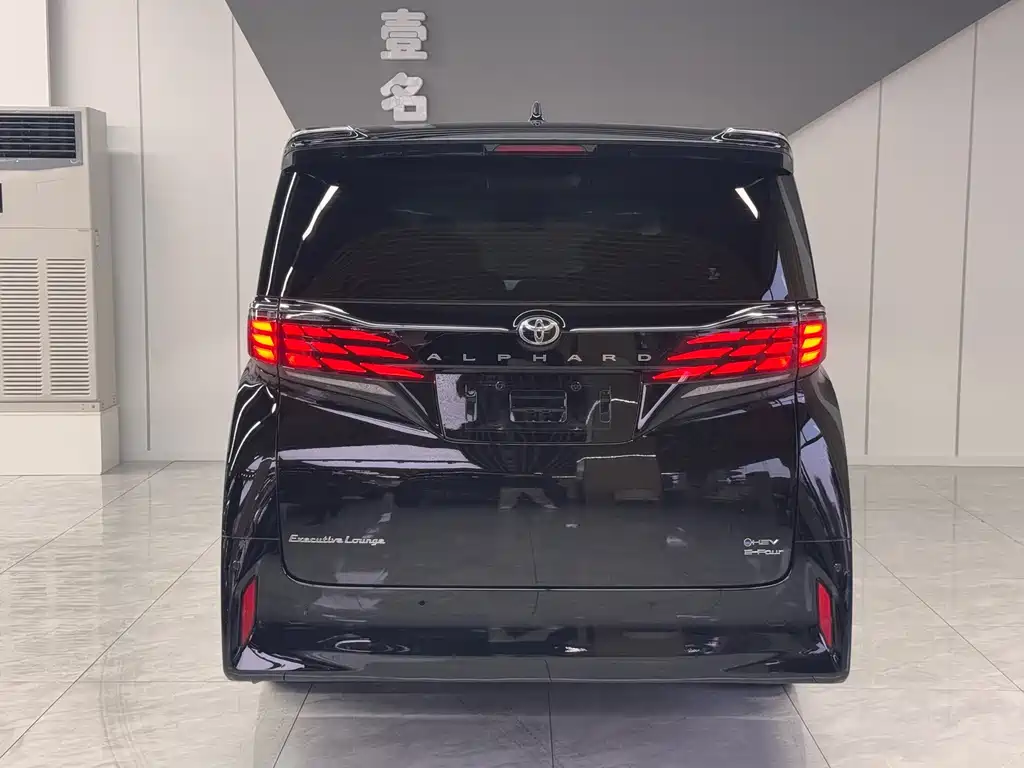Toyota Alphard 2024 — фото 7