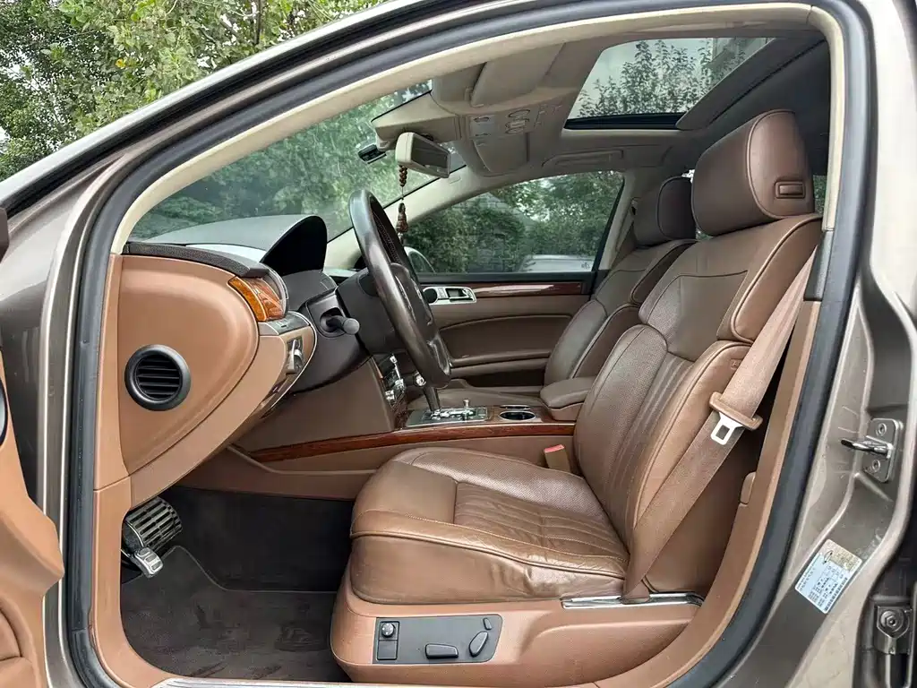 Volkswagen Phaeton — миниатюра 5