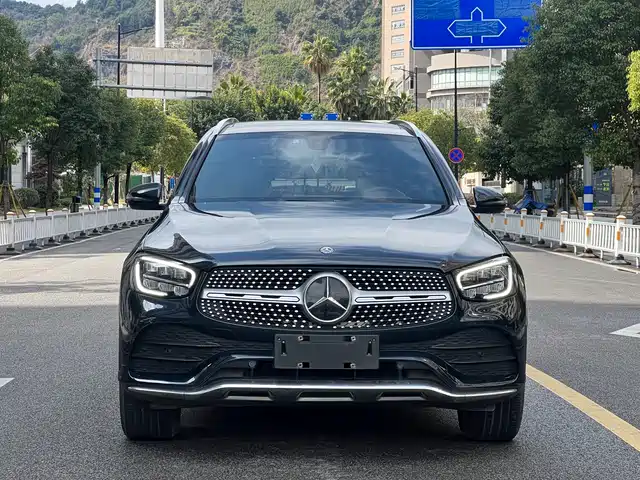 MERCEDES-BENZ GLC
