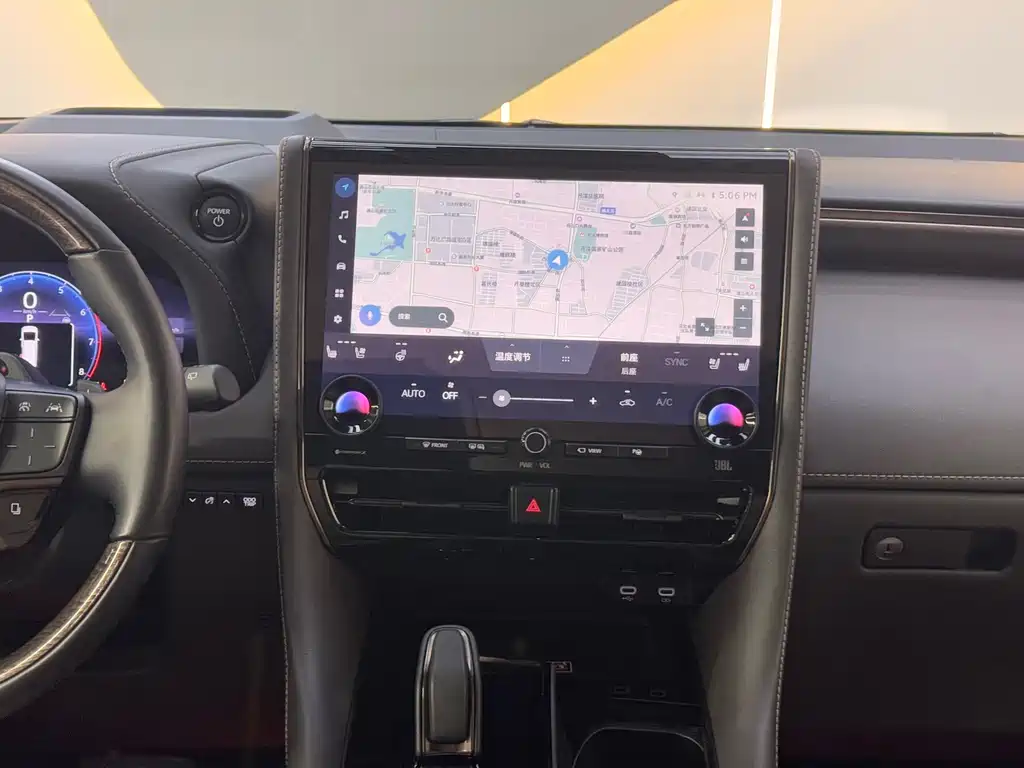Toyota Alphard 2024 — фото 27