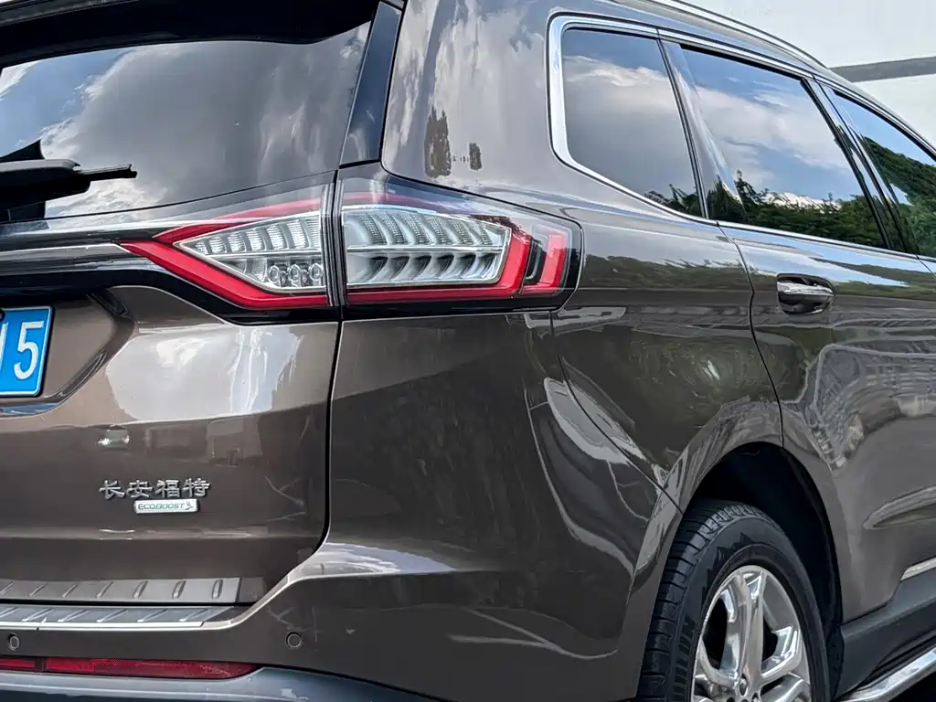 Ford Edge — миниатюра 4