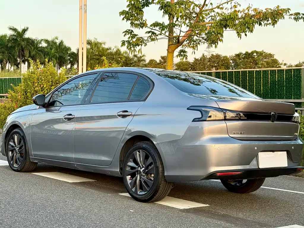 Peugeot 408 — миниатюра 5