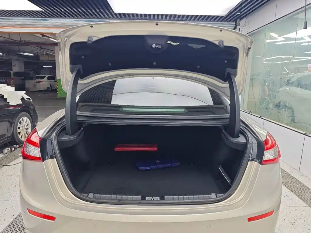 Maserati Ghibli — миниатюра 19