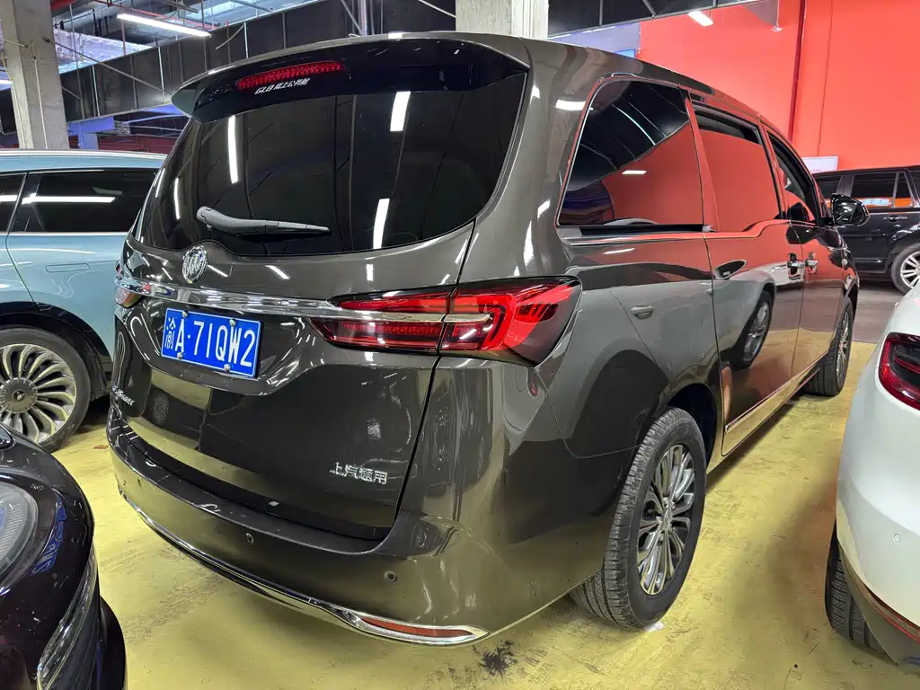 Buick GL8 — миниатюра 5