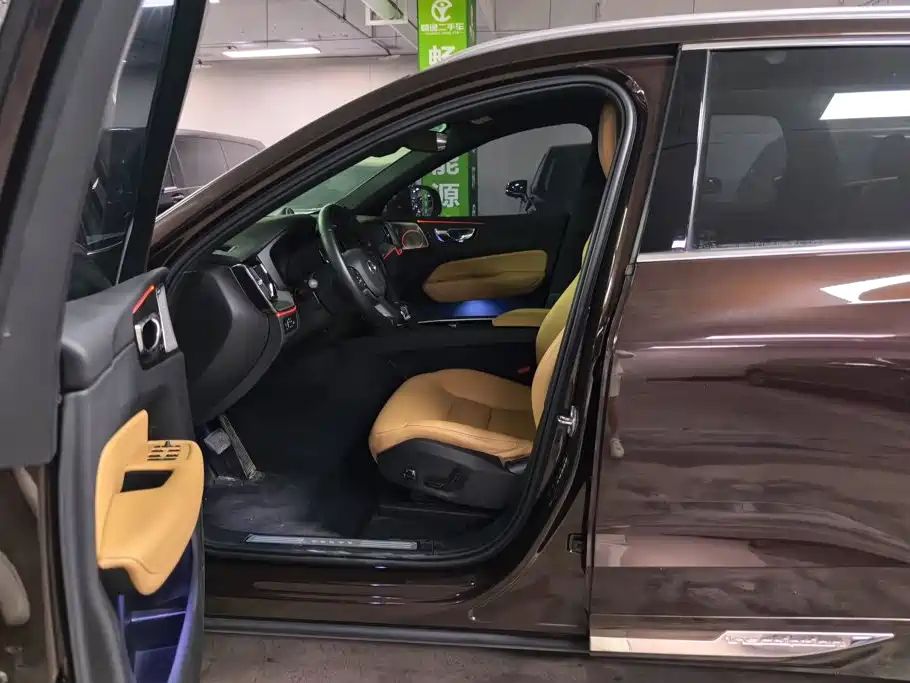 Volvo XC60 — миниатюра 9