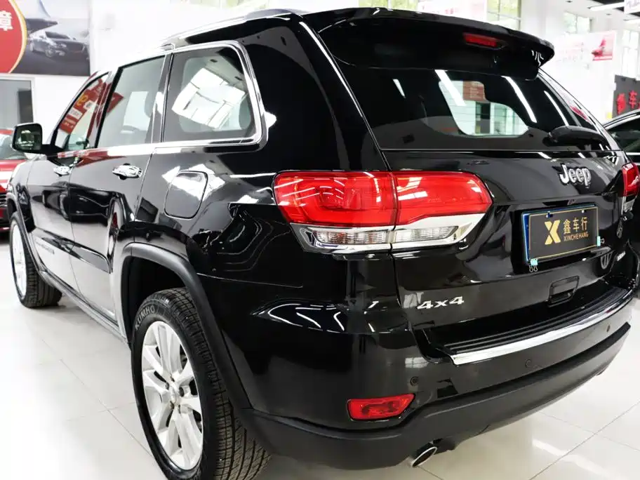 Jeep Grand Cherokee (Import) — миниатюра 4