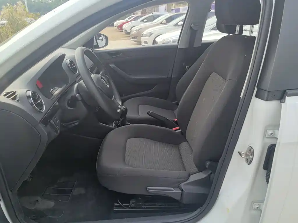 Volkswagen Jetta — миниатюра 15