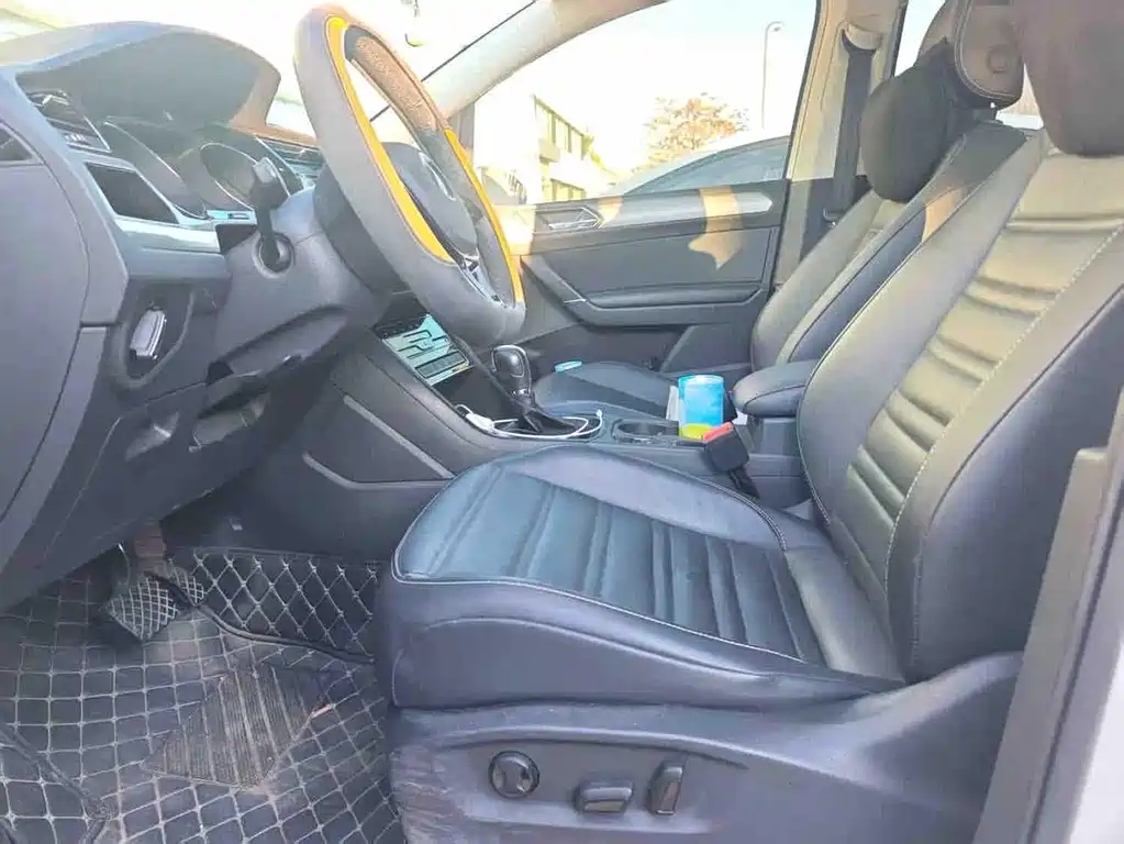 Volkswagen Touran — миниатюра 2