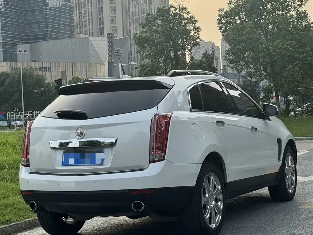 Cadillac SRX — миниатюра 4