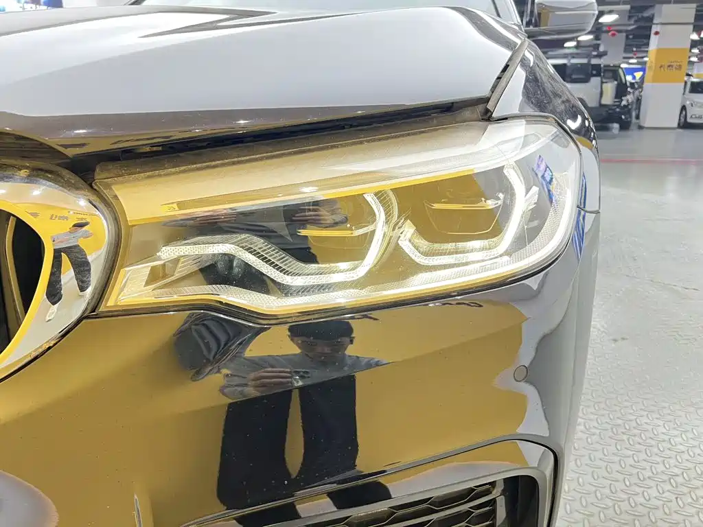 BMW 5 Series — миниатюра 8
