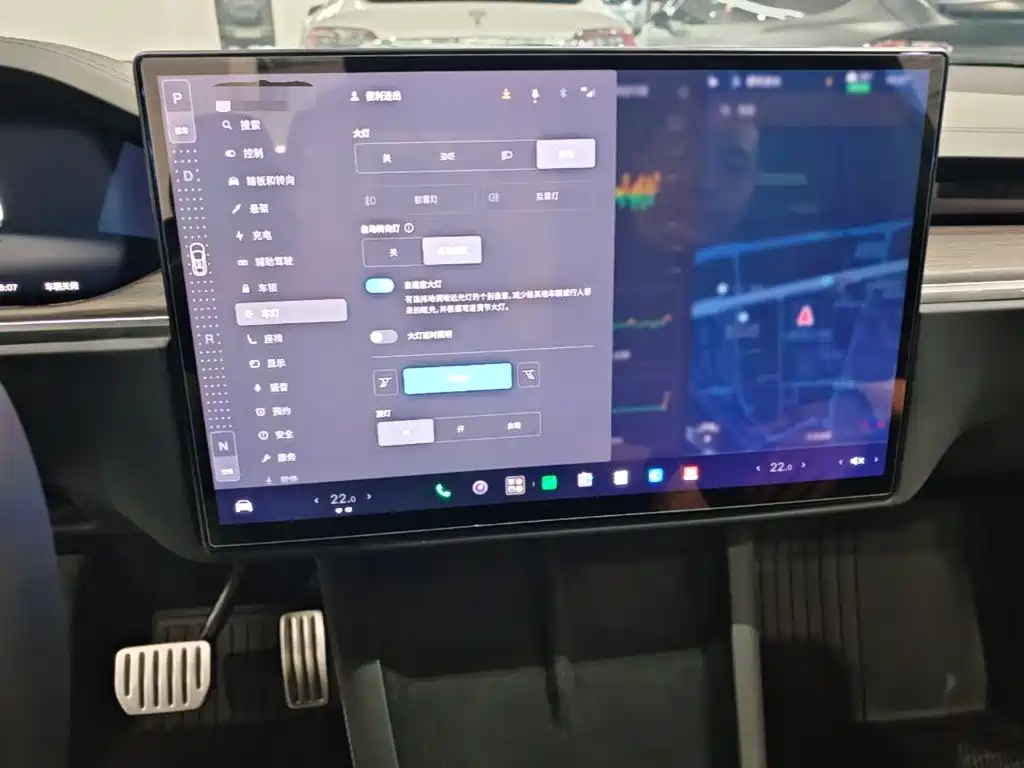 Tesla Model X — миниатюра 13