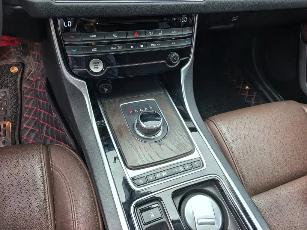 Jaguar XFL — миниатюра 15