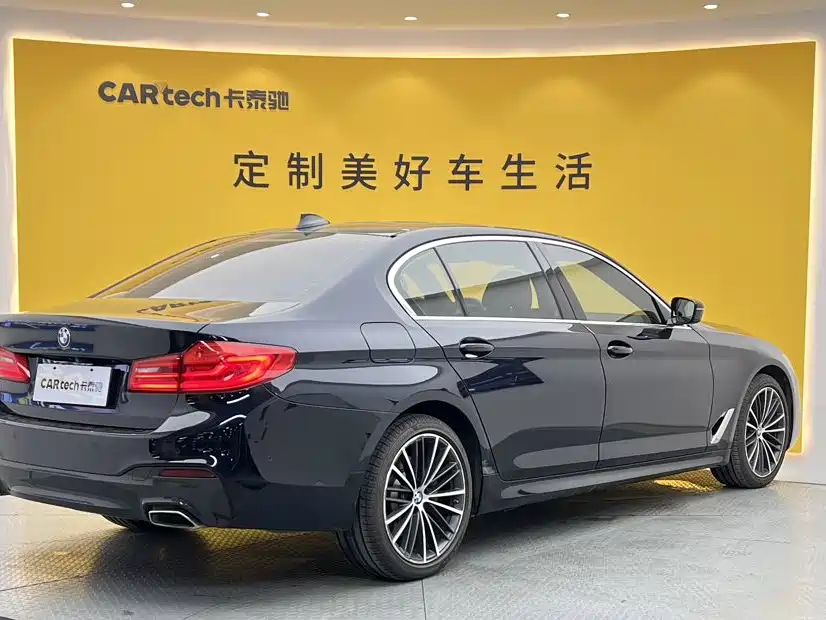 BMW 5 Series — миниатюра 4