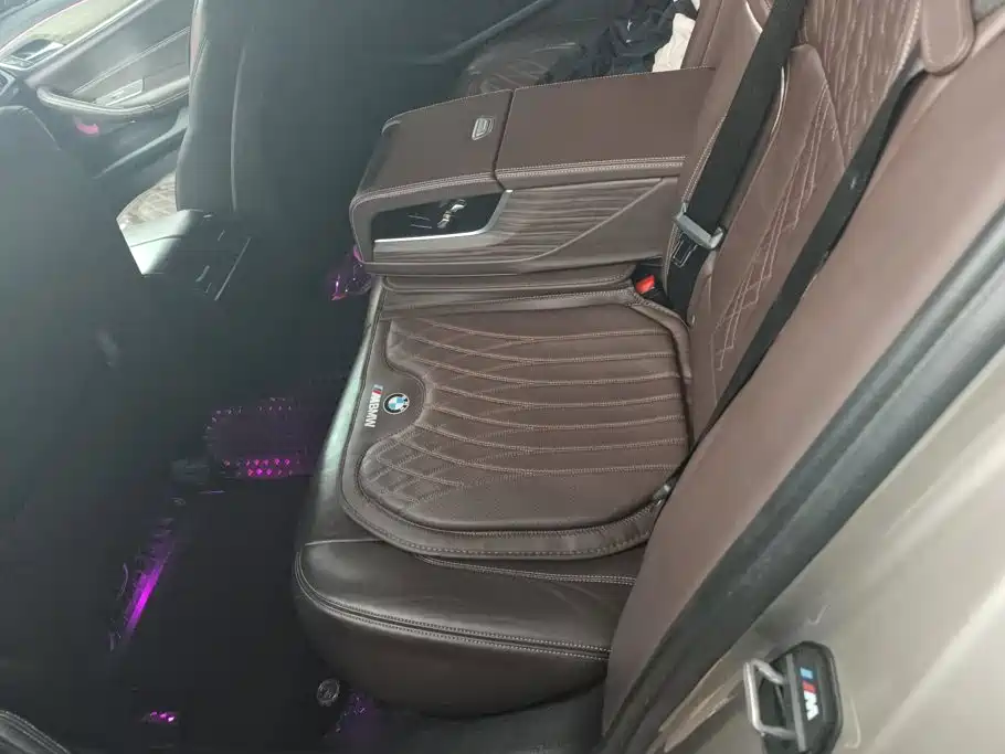 BMW 5 Series — миниатюра 11