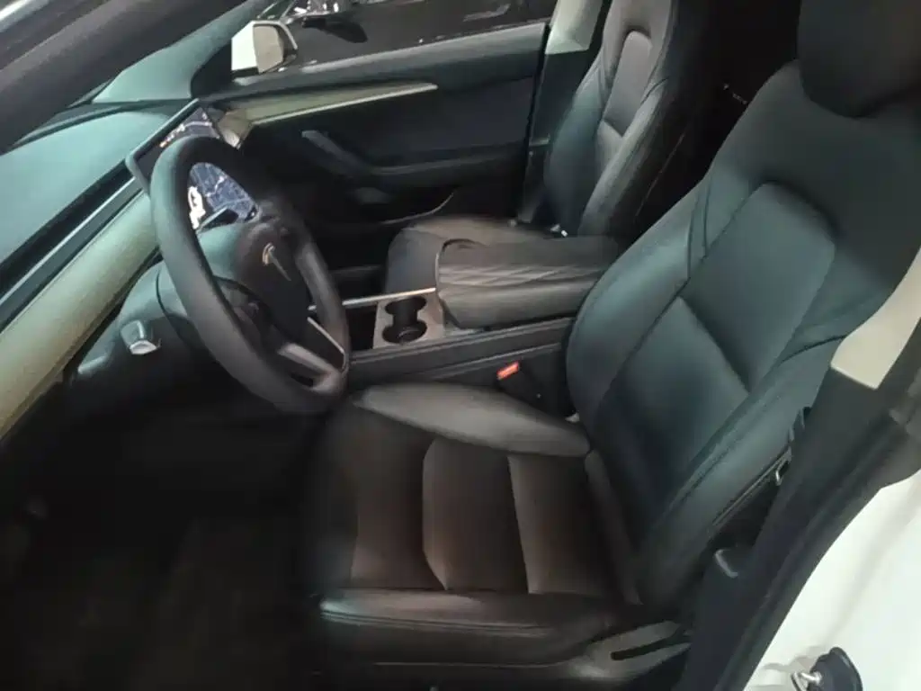 Tesla Model 3 — миниатюра 15
