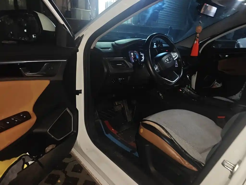 Geely Emgrand GL — миниатюра 14