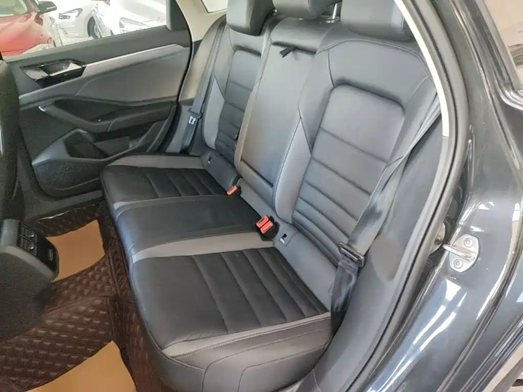 Volkswagen Sagitar — миниатюра 17