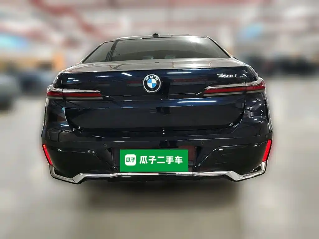 BMW 7 Series — миниатюра 8