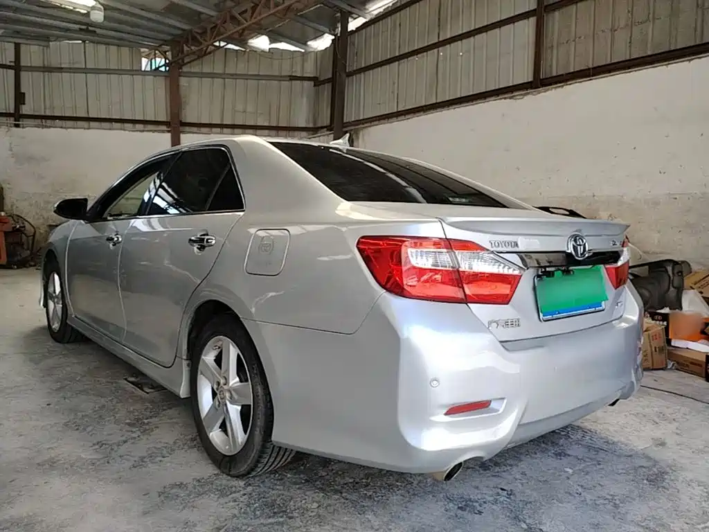 Toyota Camry — миниатюра 5