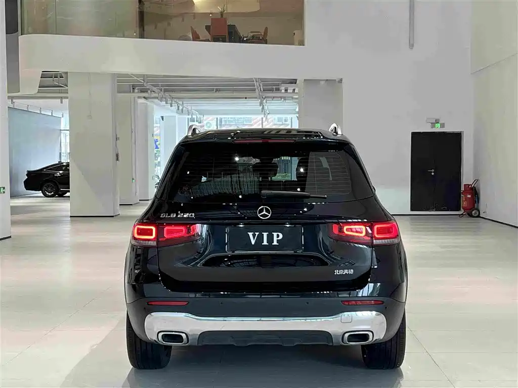 Mercedes-Benz GLB — миниатюра 8