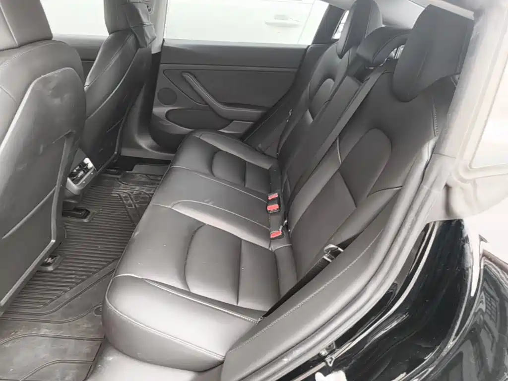 Tesla Model 3 — миниатюра 17