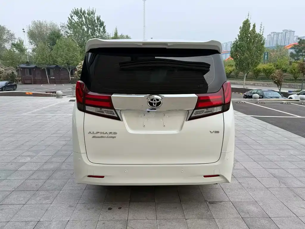 Toyota Alphard 2015 3.5L Luxury