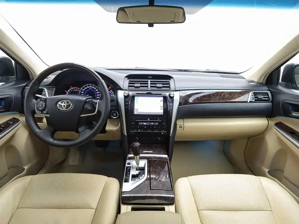 Toyota Camry 2015 2.5G Luxury