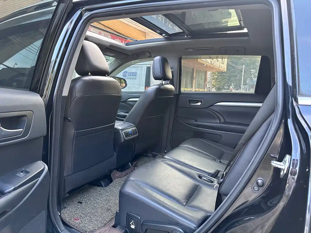 Toyota Highlander — миниатюра 7